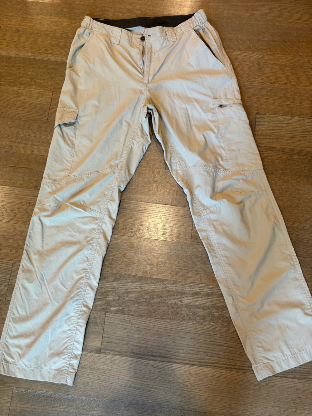 Columbia Men's Cargo Pants in Light Tan